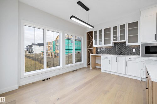 34 Cannes Cove, St. Albert, AB - Indoor Photo Showing Kitchen