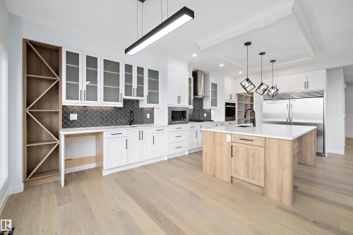 34 Cannes Cove, St. Albert, AB - Indoor Photo Showing Kitchen With Upgraded Kitchen