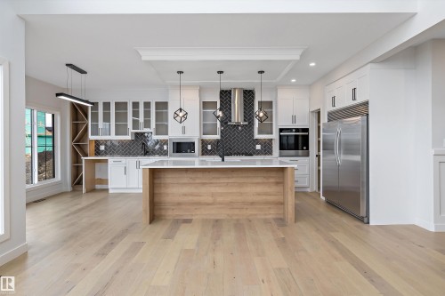 34 Cannes Cove, St. Albert, AB - Indoor Photo Showing Kitchen With Upgraded Kitchen