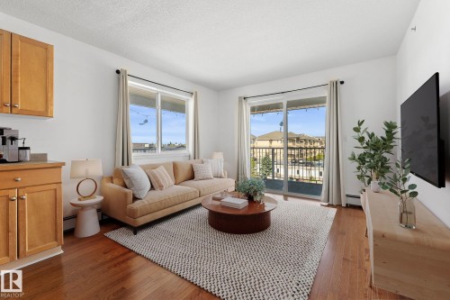 420 12550 140 Avenue, Edmonton, AB - Indoor Photo Showing Living Room