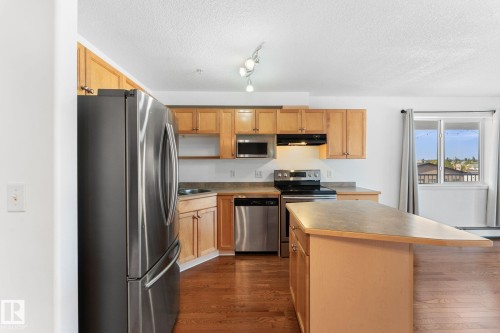 420 12550 140 Avenue, Edmonton, AB - Indoor Photo Showing Kitchen