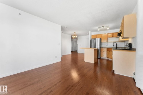 420 12550 140 Avenue, Edmonton, AB - Indoor Photo Showing Kitchen