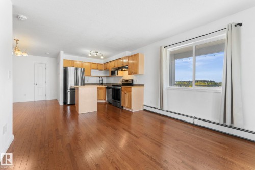 420 12550 140 Avenue, Edmonton, AB - Indoor Photo Showing Kitchen
