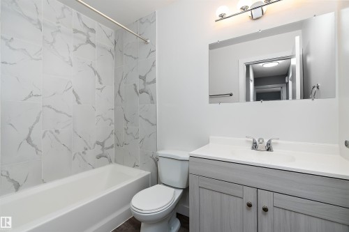 1782 Lakewood Road S, Edmonton, AB - Indoor Photo Showing Bathroom