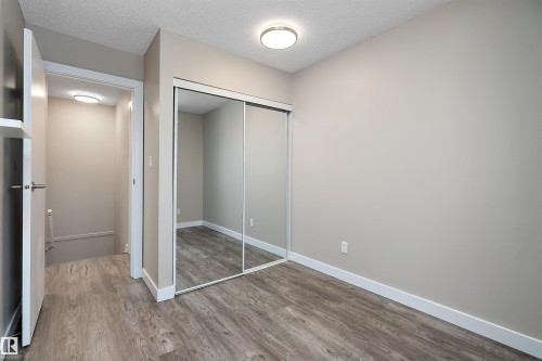 1782 Lakewood Road S, Edmonton, AB - Indoor Photo Showing Other Room