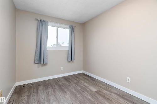 1782 Lakewood Road S, Edmonton, AB - Indoor Photo Showing Other Room