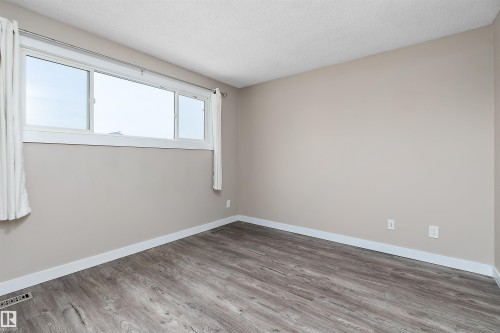 1782 Lakewood Road S, Edmonton, AB - Indoor Photo Showing Other Room