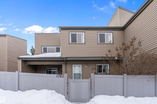 1782 LAKEWOOD Road S  Edmonton, AB T6K 3B6