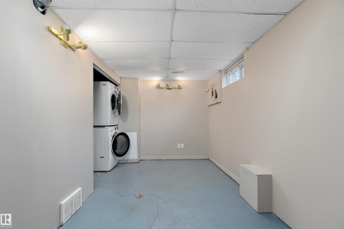 1782 Lakewood Road S, Edmonton, AB - Indoor Photo Showing Laundry Room