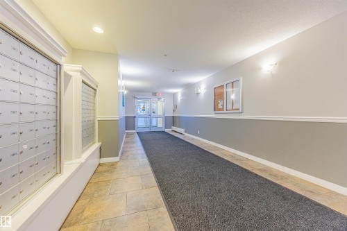 121 10523 123 Street, Edmonton, AB - Indoor Photo Showing Other Room