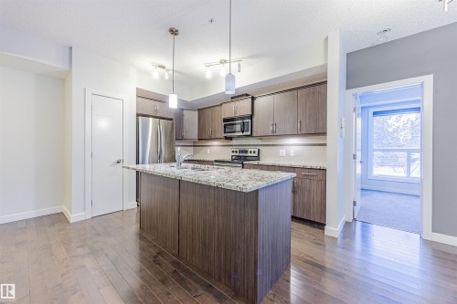 121 10523 123 Street, Edmonton, AB - Indoor Photo Showing Kitchen With Upgraded Kitchen