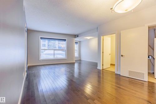 121 10523 123 Street, Edmonton, AB - Indoor Photo Showing Other Room