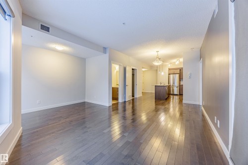 121 10523 123 Street, Edmonton, AB - Indoor Photo Showing Other Room