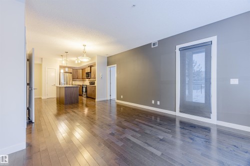 121 10523 123 Street, Edmonton, AB - Indoor