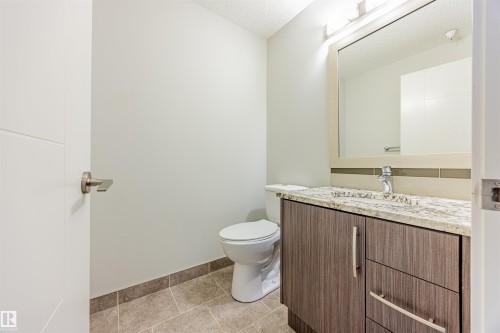121 10523 123 Street, Edmonton, AB - Indoor Photo Showing Bathroom