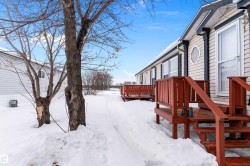 3225 Lakewood Close NW  Edmonton, AB T5S 2R8