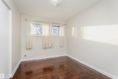 15702 92A Avenue, Edmonton, AB - Indoor Photo Showing Other Room