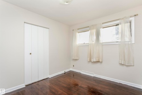15702 92A Avenue, Edmonton, AB - Indoor Photo Showing Other Room