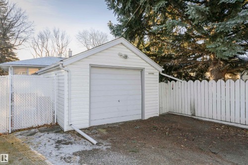 15702 92A Avenue, Edmonton, AB - Outdoor