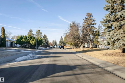 15702 92A Avenue, Edmonton, AB - Outdoor With View