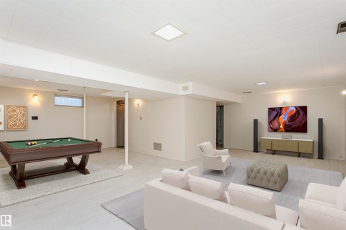 15702 92A Avenue, Edmonton, AB - Indoor Photo Showing Other Room