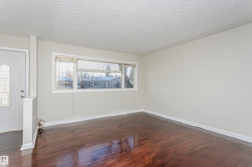 15702 92A Avenue, Edmonton, AB - Indoor Photo Showing Other Room