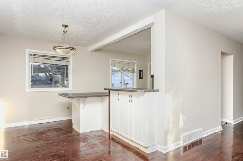 15702 92A Avenue, Edmonton, AB - Indoor Photo Showing Other Room