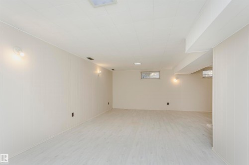 15702 92A Avenue, Edmonton, AB - Indoor Photo Showing Other Room