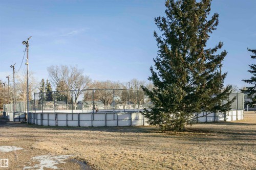 15702 92A Avenue, Edmonton, AB - Outdoor