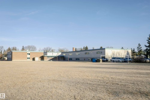 15702 92A Avenue, Edmonton, AB - Outdoor