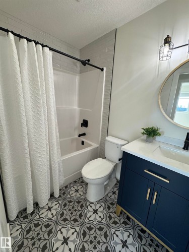 102 1 Street, Rural Lac Ste. Anne County, AB - Indoor Photo Showing Bathroom