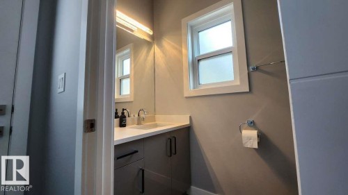 13026 120 Street, Edmonton, AB - Indoor Photo Showing Bathroom