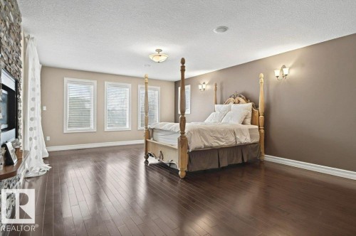 4835 Mactaggart Crest Crest, Edmonton, AB - Indoor Photo Showing Bedroom