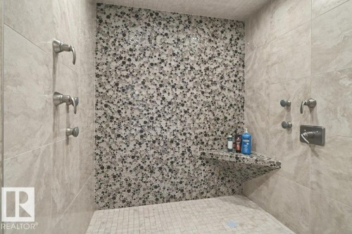 4835 Mactaggart Crest Crest, Edmonton, AB - Indoor Photo Showing Bathroom