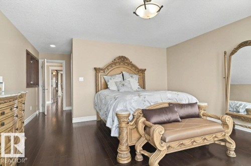 4835 Mactaggart Crest Crest, Edmonton, AB - Indoor Photo Showing Bedroom