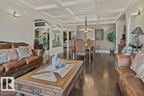 4835 Mactaggart Crest Crest, Edmonton, AB - Indoor Photo Showing Living Room