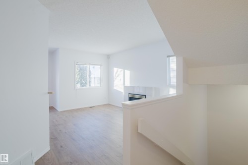 57 843 Youville Drive W, Edmonton, AB - Indoor Photo Showing Other Room