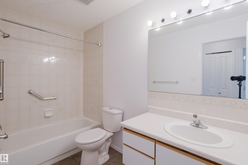 57 843 Youville Drive W, Edmonton, AB - Indoor Photo Showing Bathroom