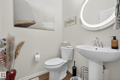 20023 26 Avenue, Edmonton, AB - Indoor Photo Showing Bathroom