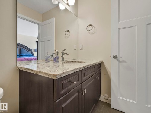 16 3103 Hilton Drive, Edmonton, AB - Indoor Photo Showing Bathroom