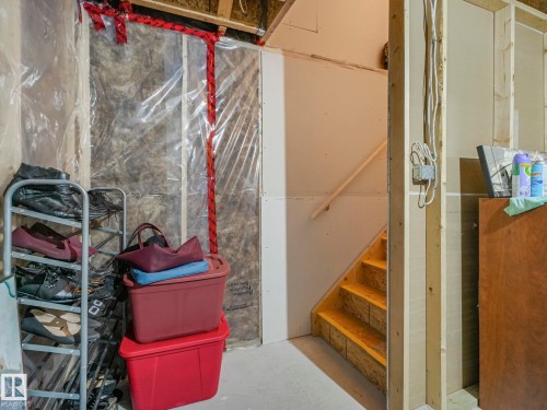 16 3103 Hilton Drive, Edmonton, AB - Indoor