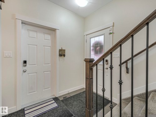 16 3103 Hilton Drive, Edmonton, AB - Indoor Photo Showing Other Room