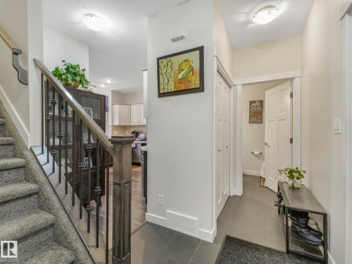 16 3103 Hilton Drive, Edmonton, AB - Indoor Photo Showing Other Room