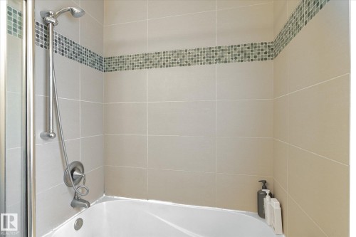 10332 78 Street, Edmonton, AB - Indoor Photo Showing Bathroom