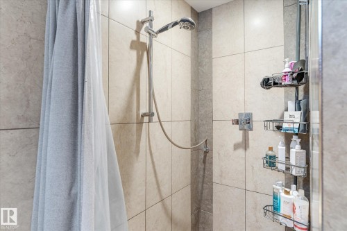 10332 78 Street, Edmonton, AB - Indoor Photo Showing Bathroom