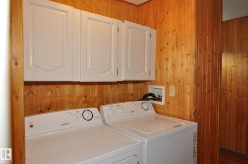 17-4839 47 Street, Gibbons, AB - Indoor Photo Showing Laundry Room