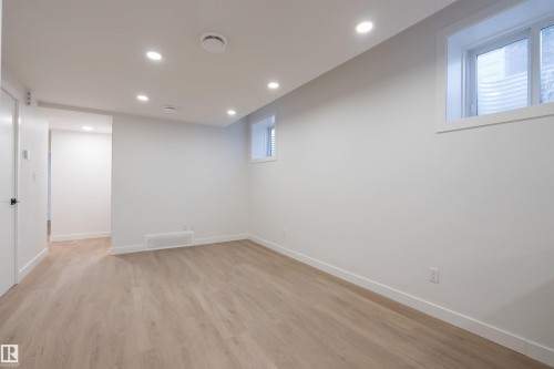 9540 148 Street, Edmonton, AB - Indoor Photo Showing Other Room