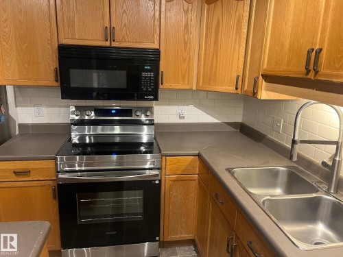 16222 93 Street, Edmonton, AB - Indoor Photo Showing Kitchen With Double Sink