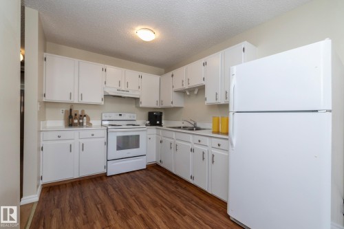 10656 Beaumaris Road, Edmonton, AB - Indoor Photo Showing Kitchen With Double Sink