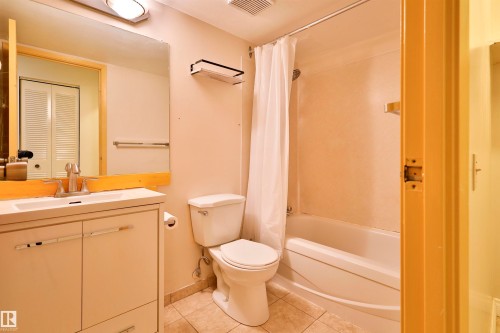 505 10175 109 Street, Edmonton, AB - Indoor Photo Showing Bathroom